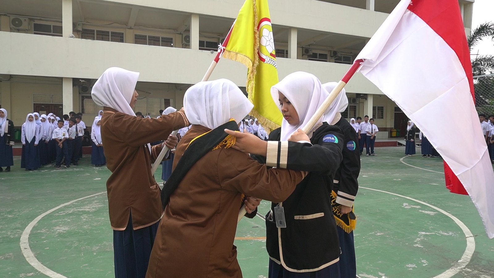Apel Pagi dan Serah Terima Jabatan OSIS SMP Al-Hasra Periode 2025/2026 kepada Pengurus Periode 2026/2027