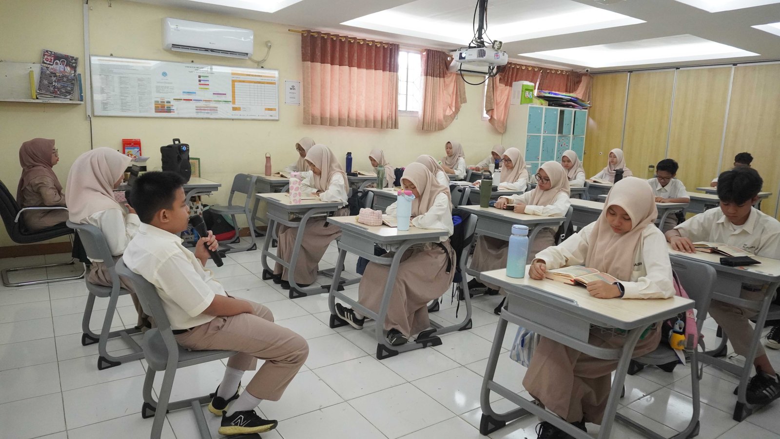 Tasmi’ Juz 30 Kelas 8A Progresif SMP Al-Hasra: Menguatkan Hafalan, Menumbuhkan Kecintaan terhadap Al-Qur’an